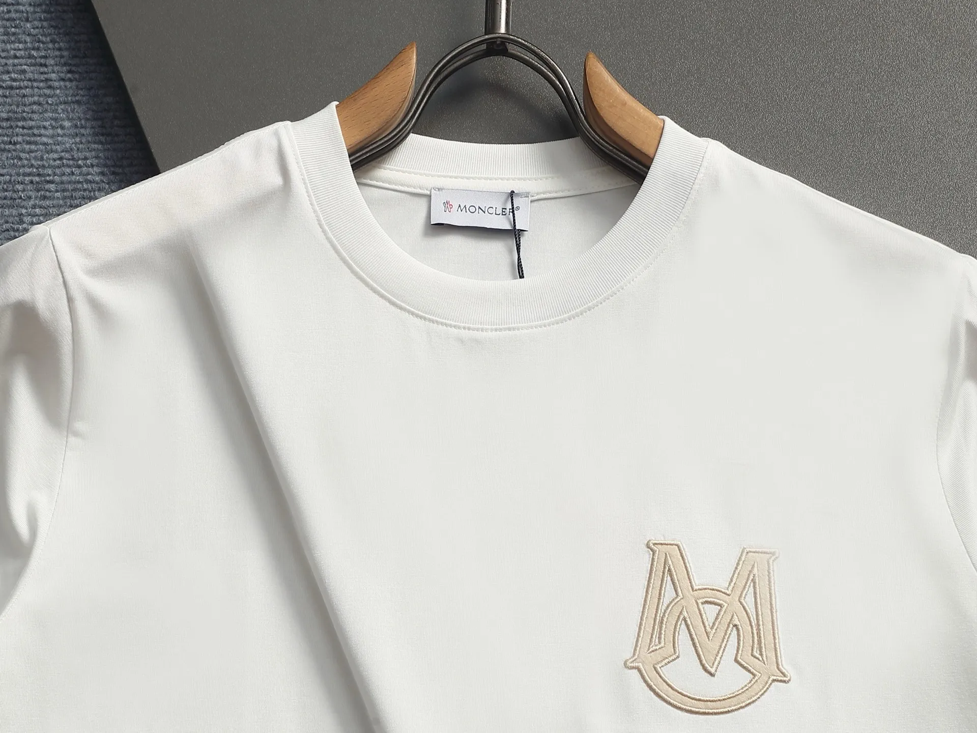 2026 New Arrival Same Style👫 T ， ！ ， ， logo ！ ， Versatile， ， ！ ！ Classic Versatile T ， logo ！ ！ Quality ， ！！ ：Black White Blue Light Green Size：S M L XL XXL